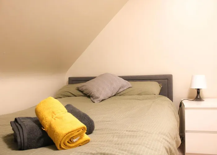 2 Bed Apartment Clan House Apartments